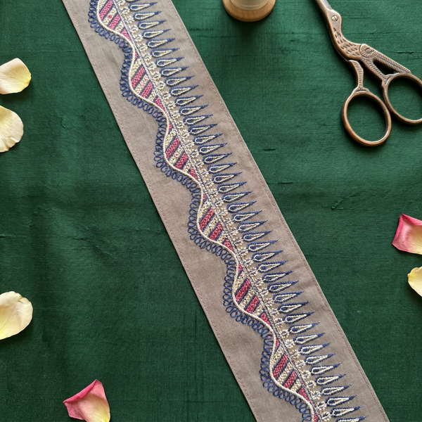 Navy Rose Scallop Design